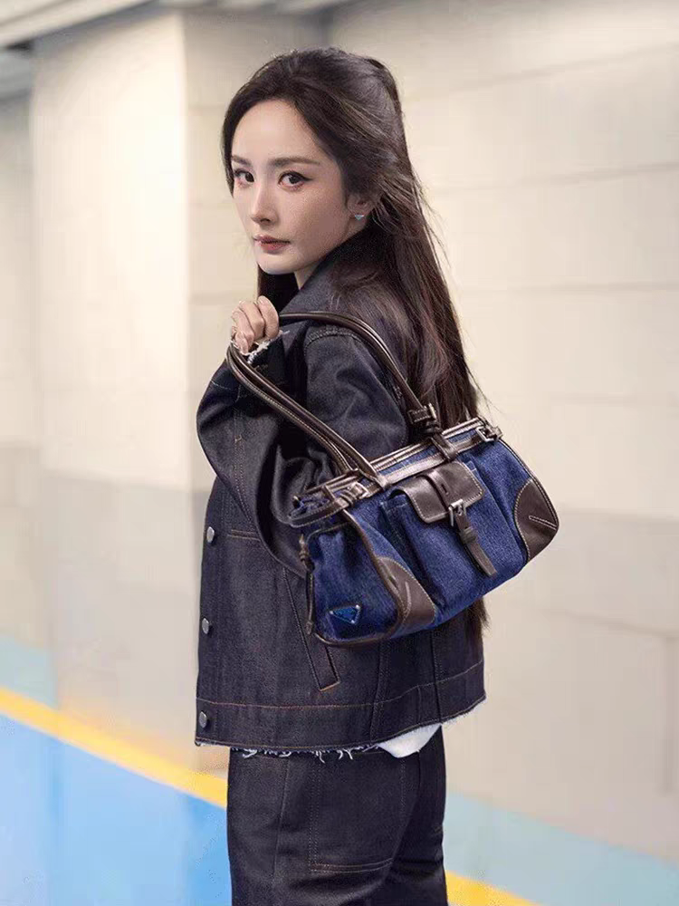 2026 New Style Star-Inspired Navy Blue Retro Lapel Denim Jacket for Women