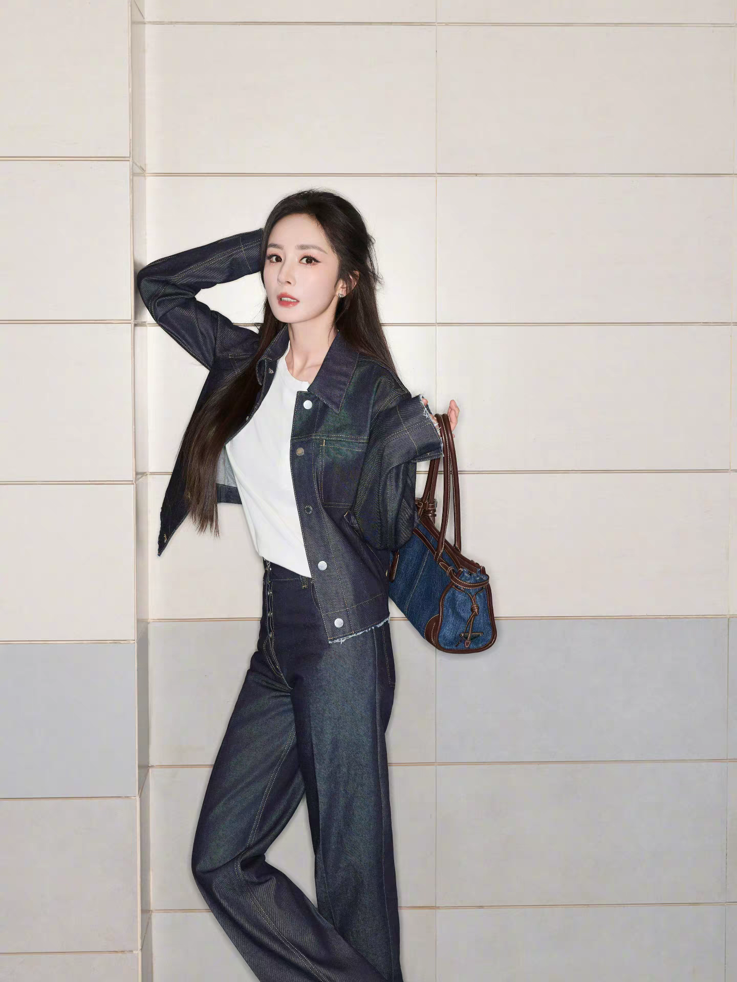 2026 New Style Star-Inspired Navy Blue Retro Lapel Denim Jacket for Women - Image 3